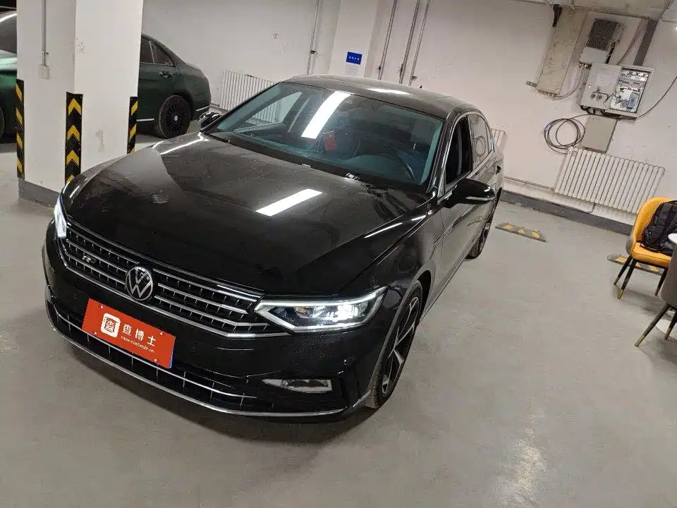 Photo 1 - Volkswagen Magotan