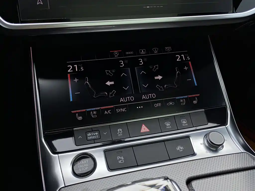 Фото 20 - Audi A6L