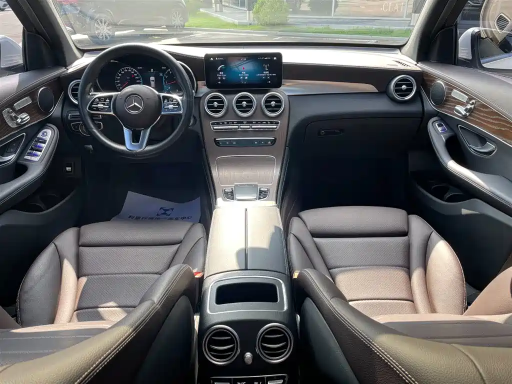 Mercedes-Benz GLC 2022 Model GLC 260 L 4MATIC Luxury Edition фото 13