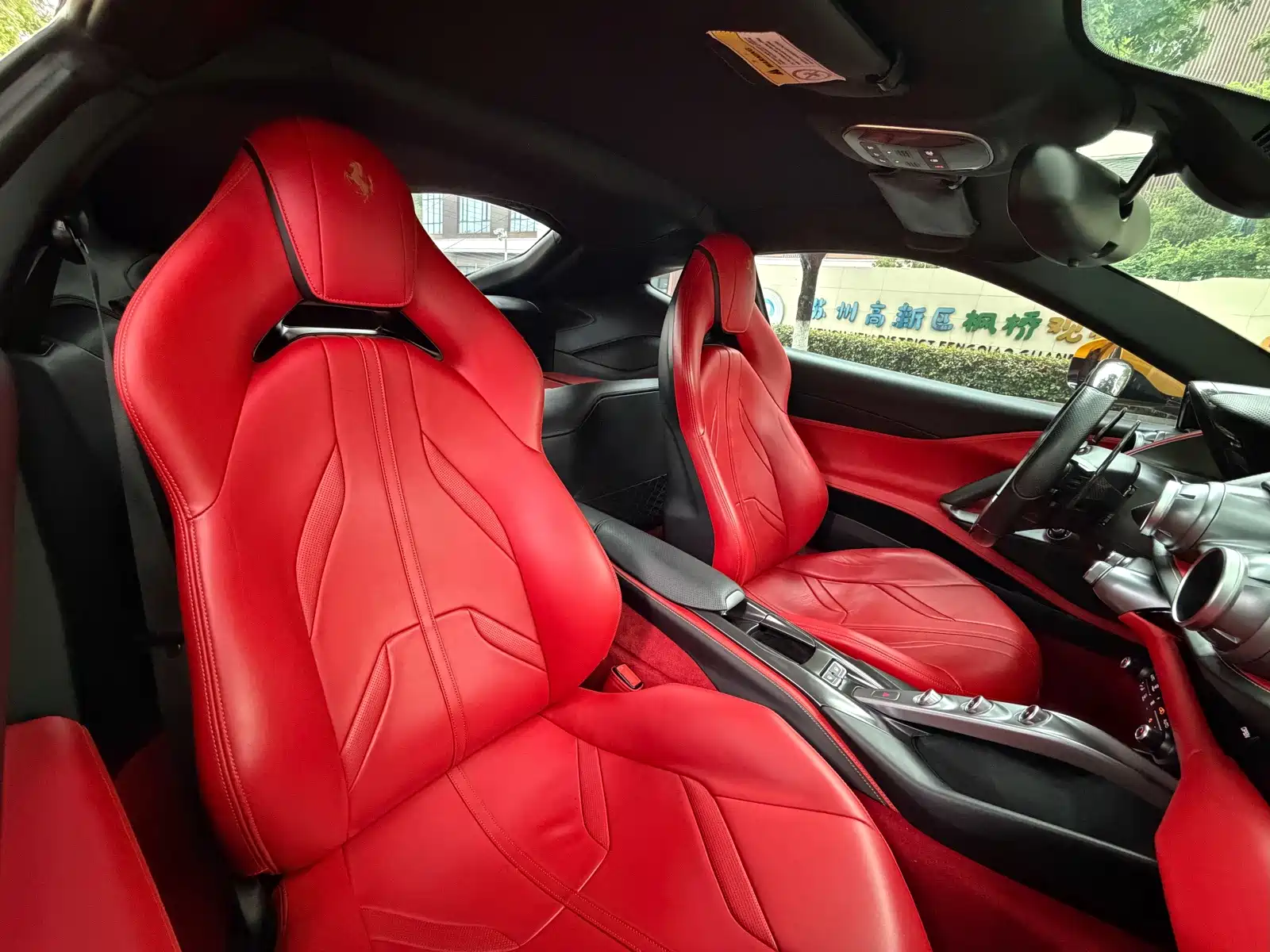Фото 19 - Ferrari 812