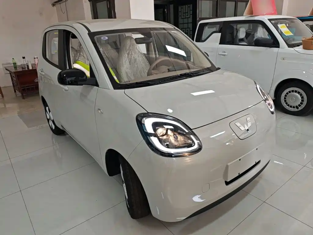 Wuling Motors Hongguang MINIEV 2026 2025 4-Door Advanced