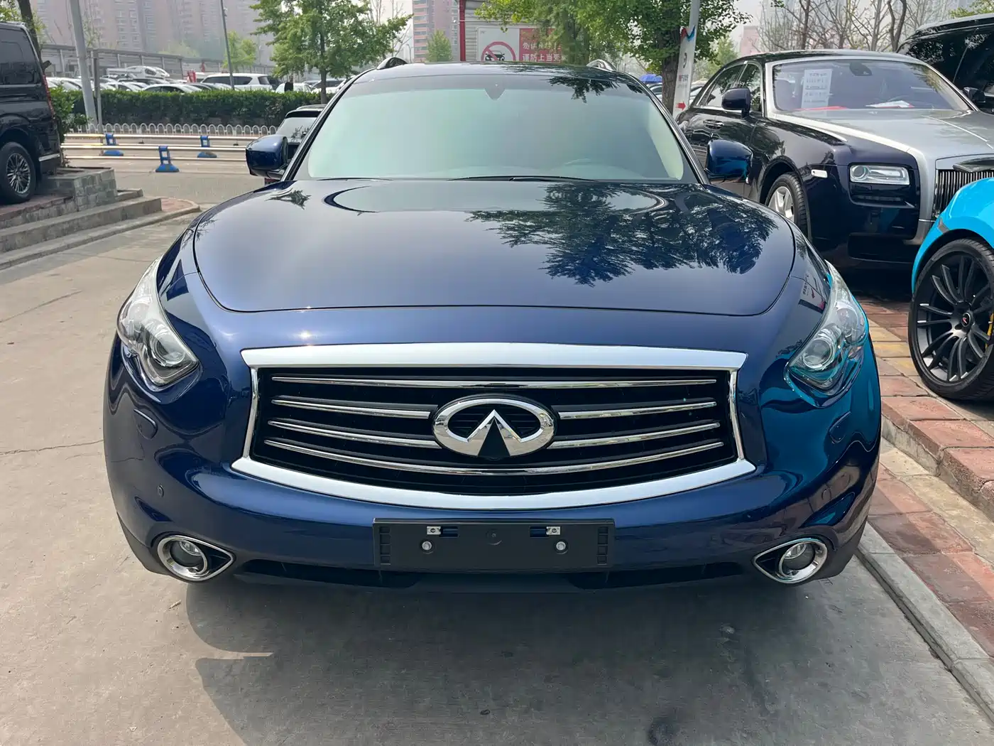 Infiniti FX 2013 FX37 Premium Upgrade Edition фото 2