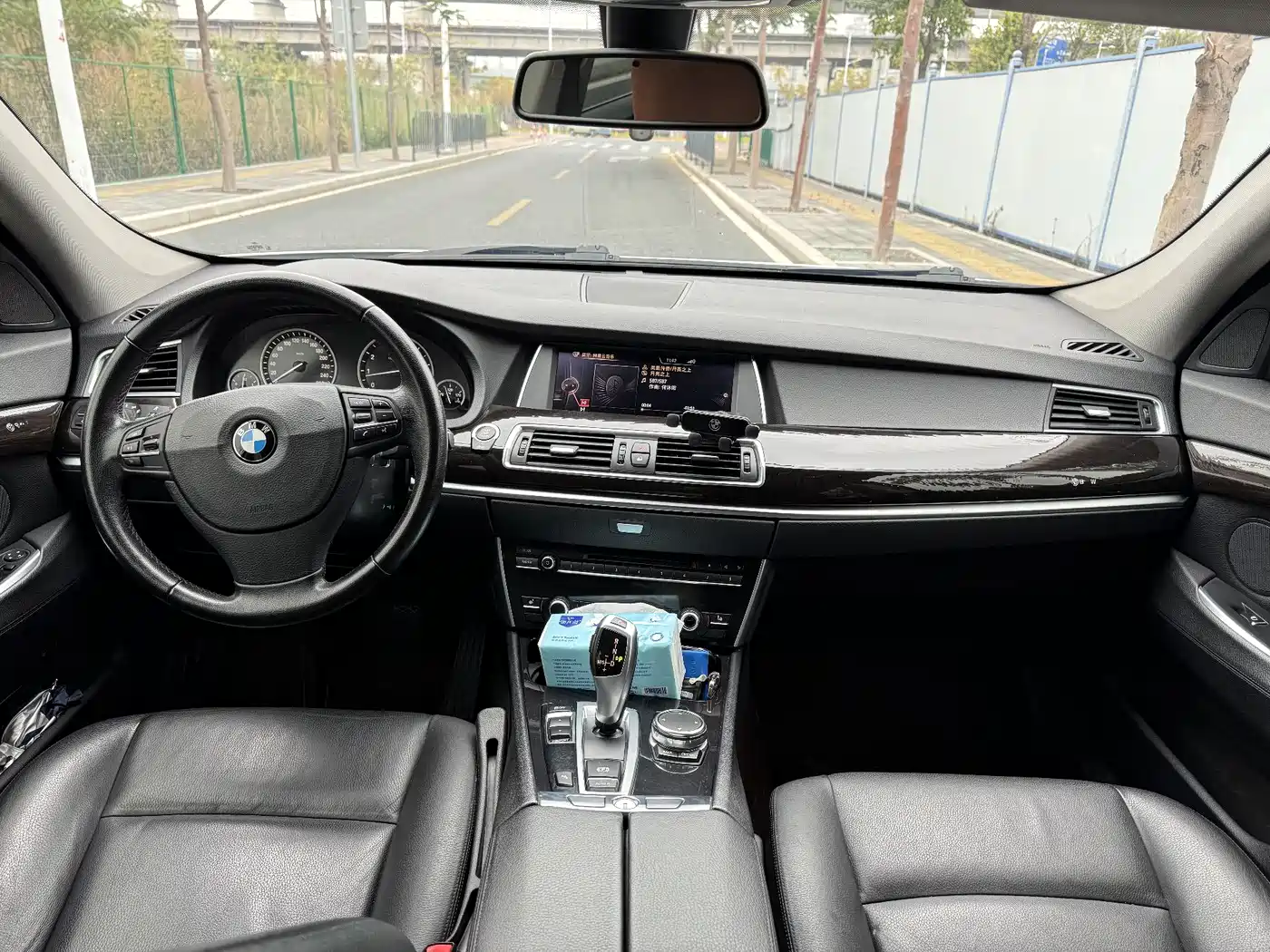BMW 5 Series GT 2014 528i Leading фото 5
