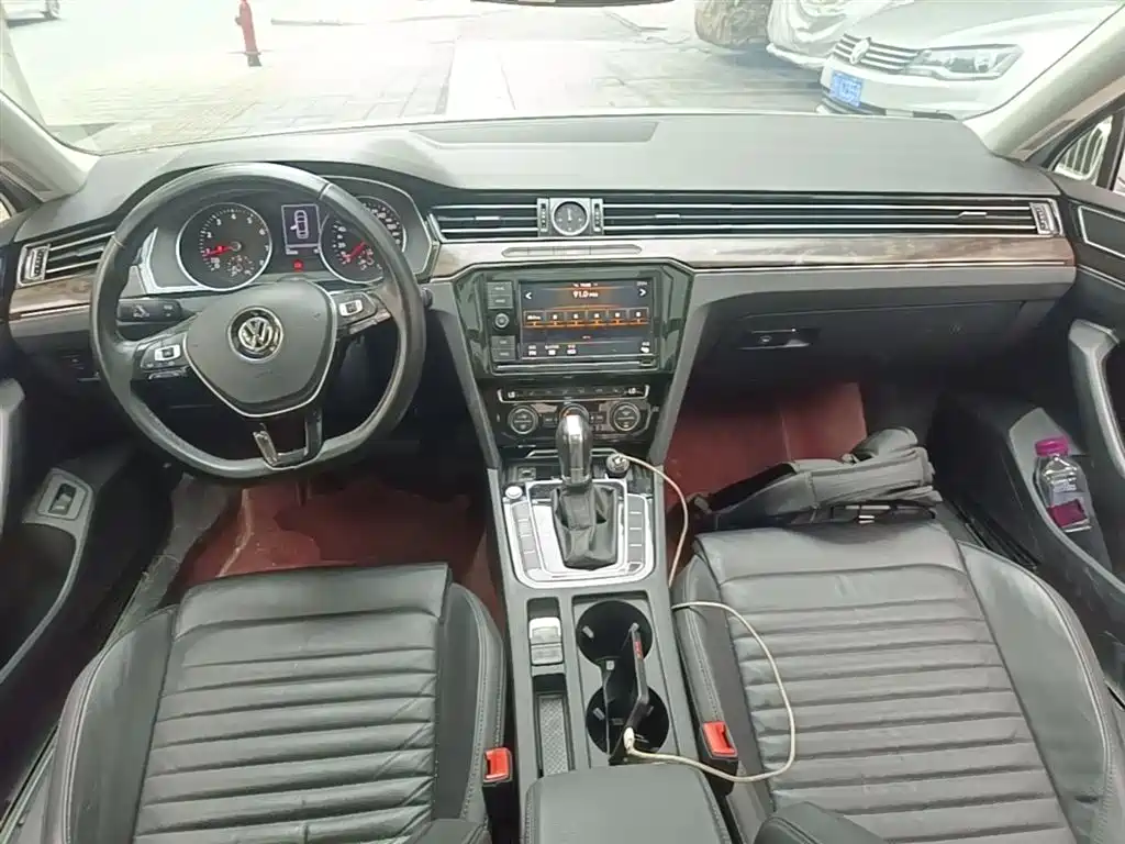 Volkswagen Magotan 2019 330TSI DSG Luxury Class China VI фото 10