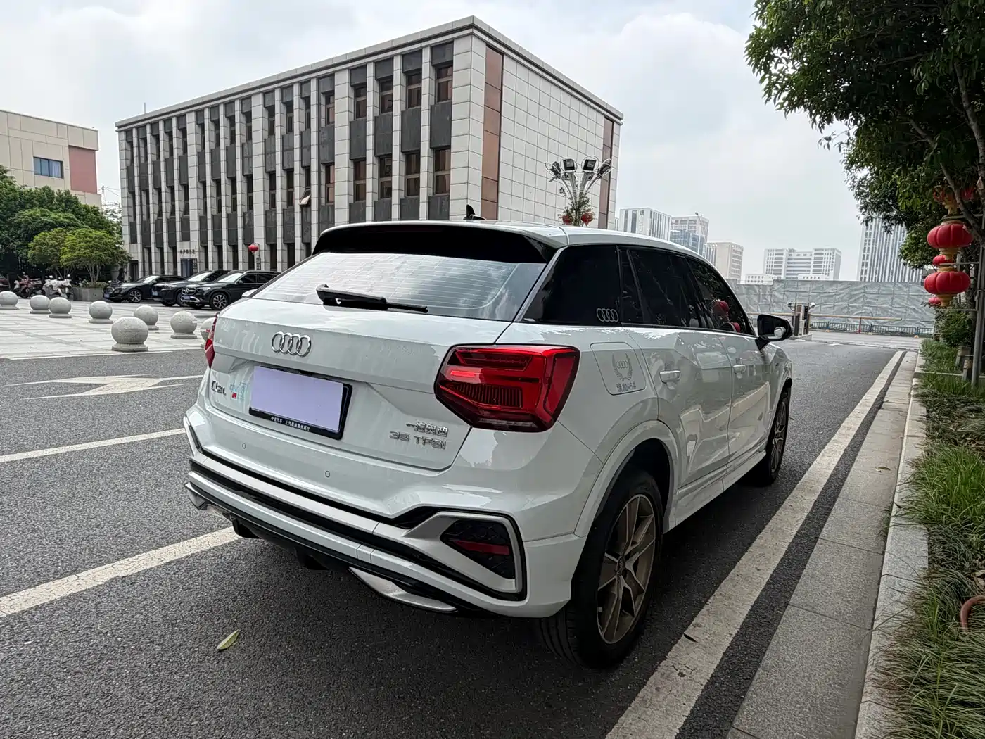 AUDI Q2L