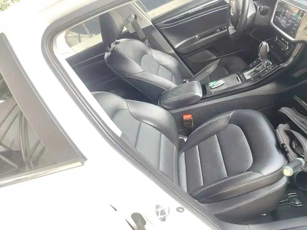 Photo 25 - Geely Emgrand GL