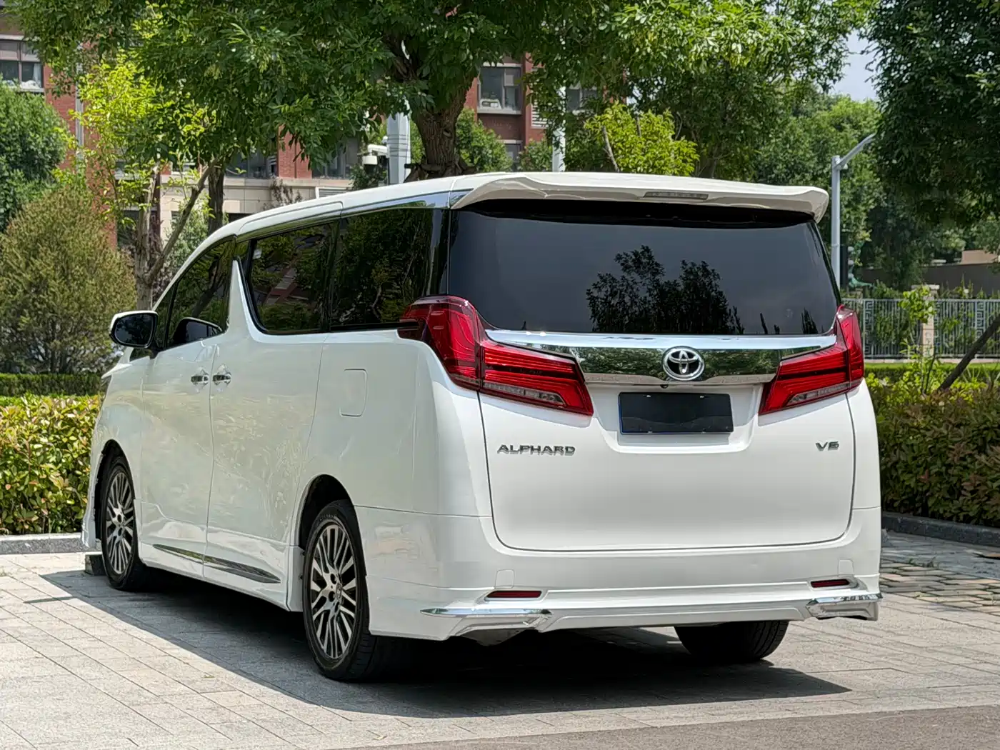 Toyota Alphard 2015 3.5L Luxury Edition фото 4