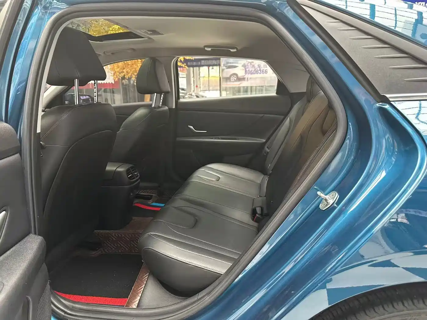 Hyundai Elantra 2022 1.5L CVT LUX Premium Edition фото 13
