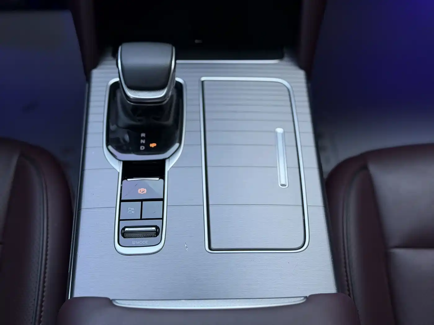Фото 21 - Hongqi HS7 PHEV