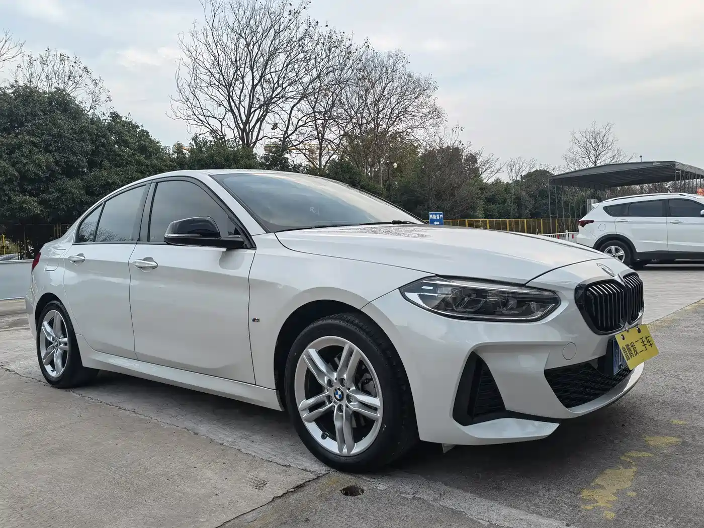 BMW 1 Series 2022 120i M Sport Shadow Edition фото 3
