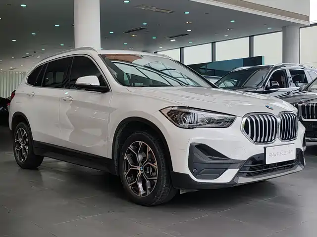 BMW X1 2022 sDrive25Li Leading — фото 3