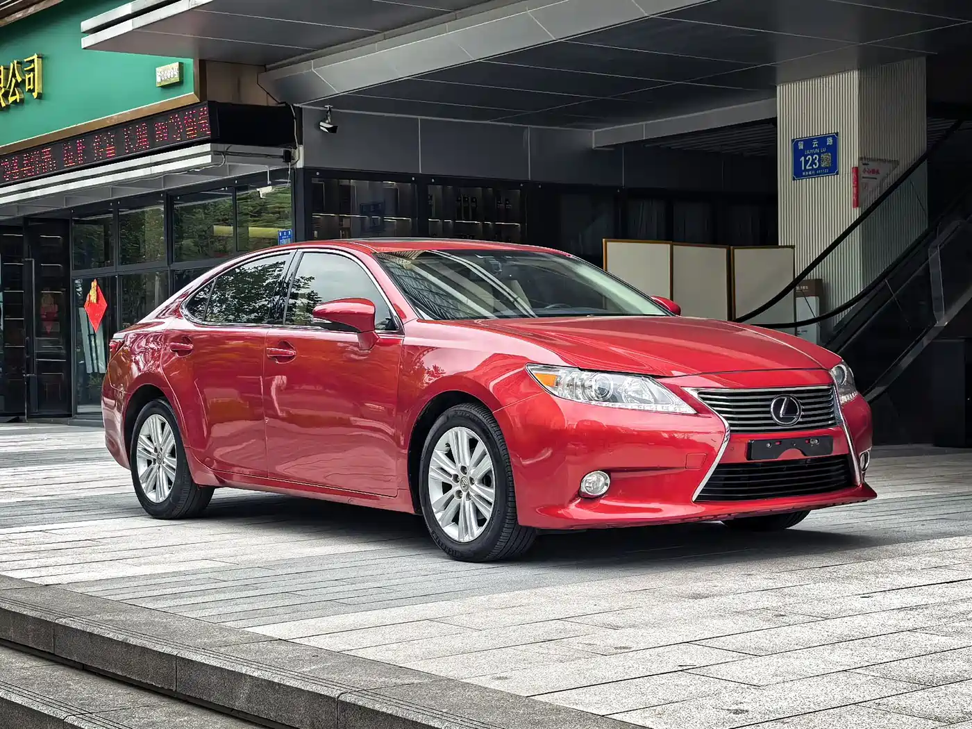 Lexus ES 2014 250 Elite Edition фото 6