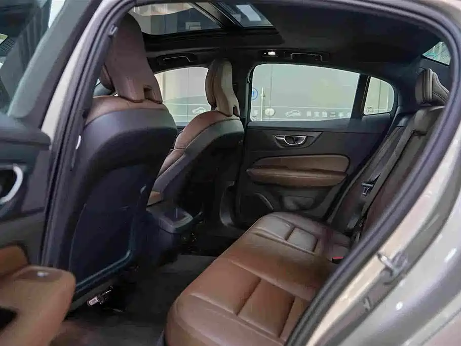 Volvo S60 2025 2025 B4 Smart Elite Luxury Edition