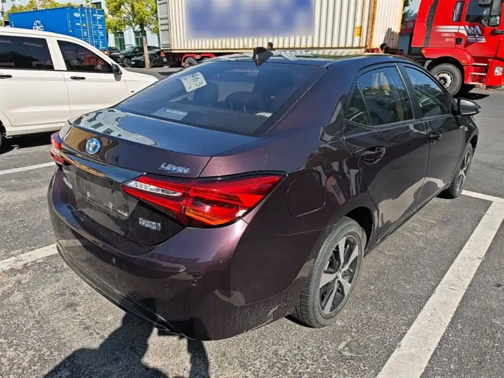 Toyota Levin Twin Engine E+ 2019 1.8PH GS E-CVT Elite Edition фото 5