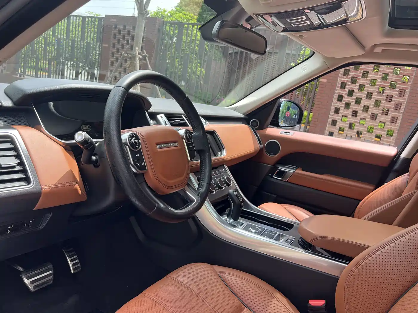 Land Rover Range Rover Sport 2016 Model 3.0 SC V6 HSE DYNAMIC фото 4