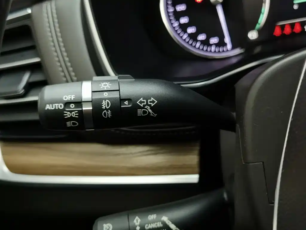 Roewe RX8 2020 2019 30T Intelligent Internet 2WD Flagship Edition