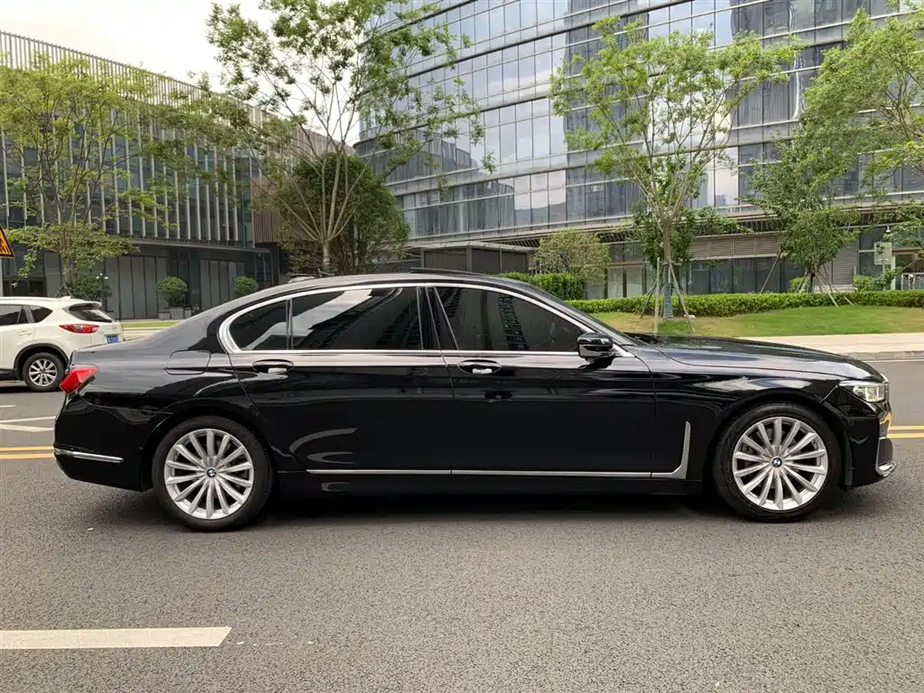 BMW 7 Series 2021 Model 730Li Luxury Package фото 9