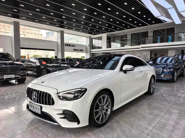 MERCEDES-BENZ E CLASS