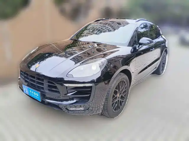 Porsche Macan 2017 Macan GTS 3.0T — фото 1