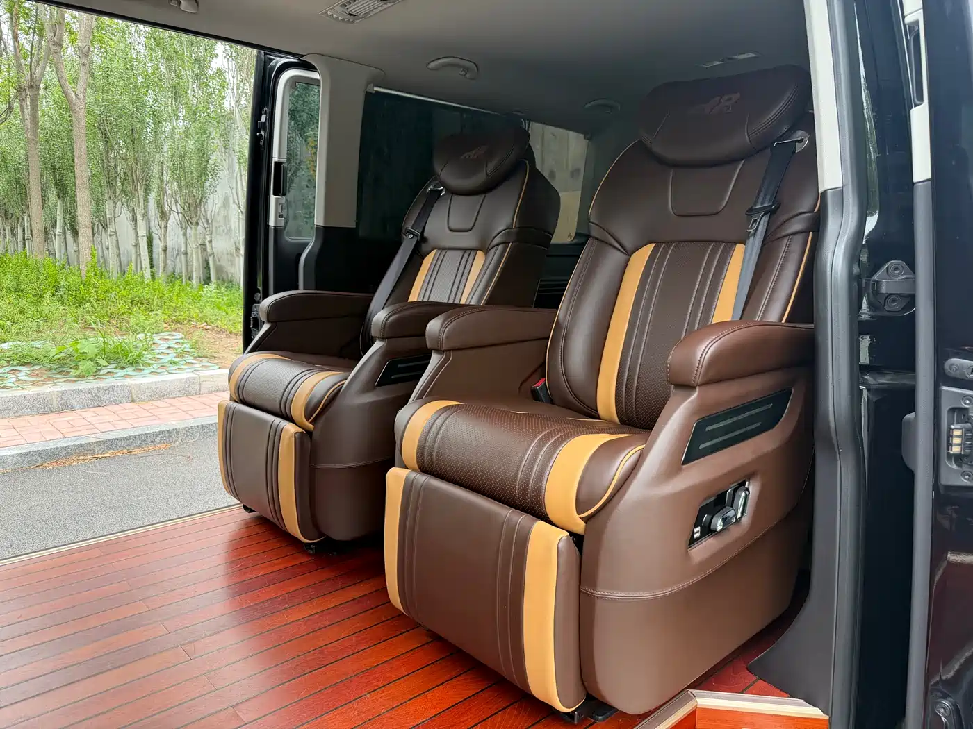 Volkswagen Caravelle 2019 2.0TSI 4WD Luxury 7-seater фото 13