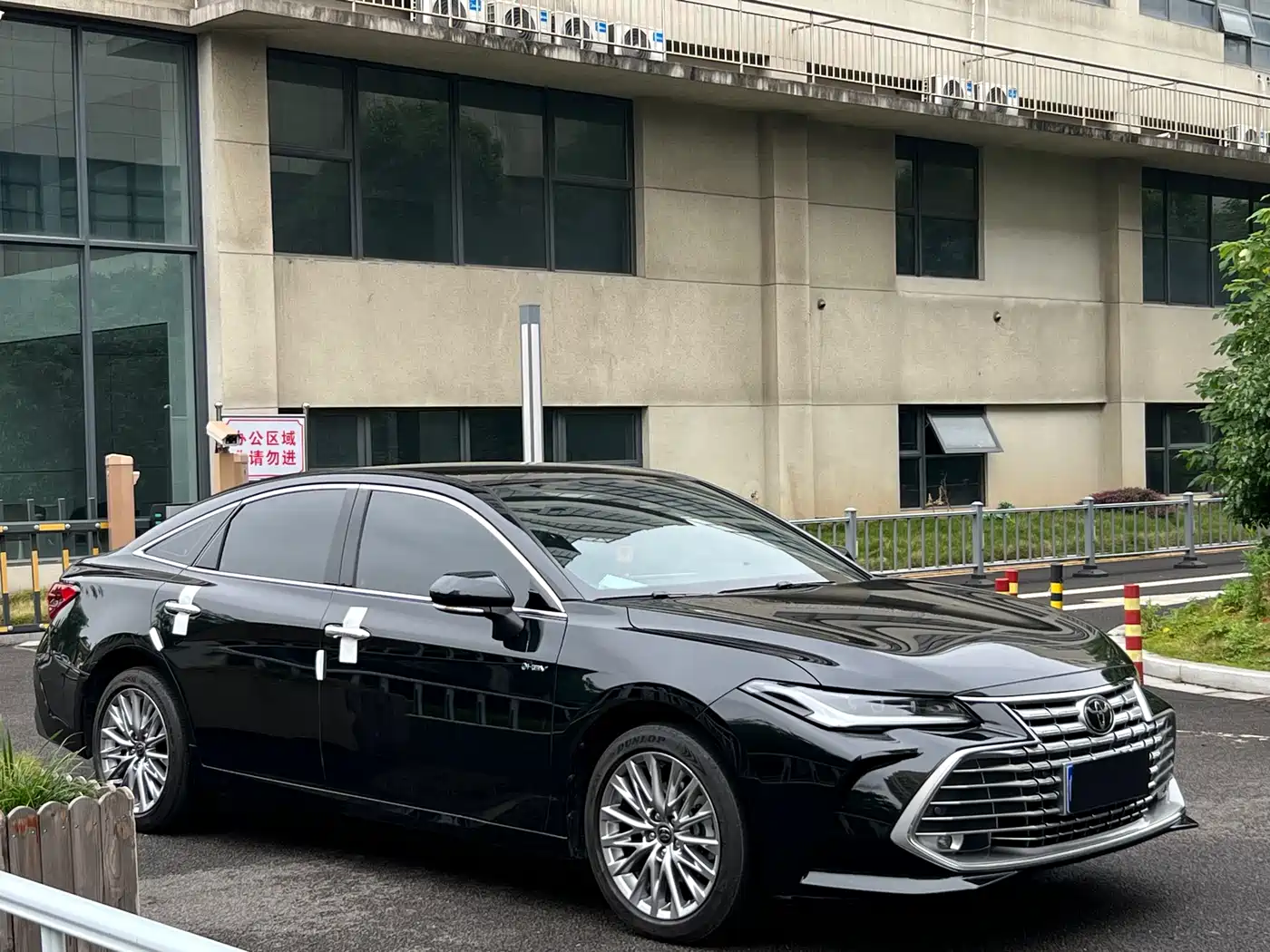 Toyota Avalon 2024 Hybrid 2.0L Luxury Edition фото 3