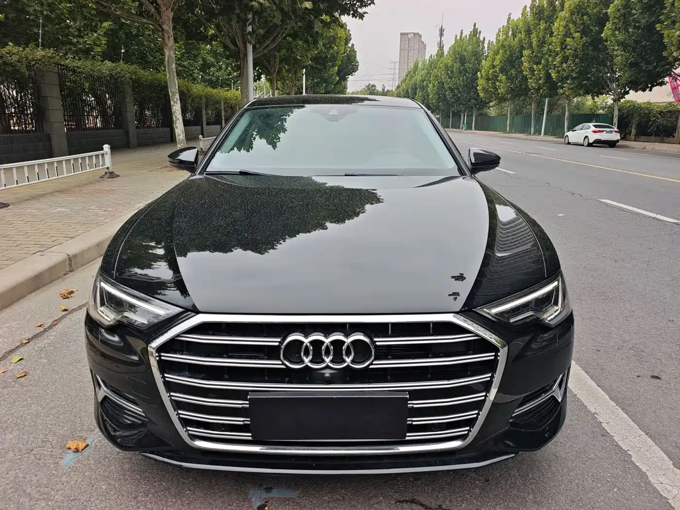 Фото 2 - Audi A6L