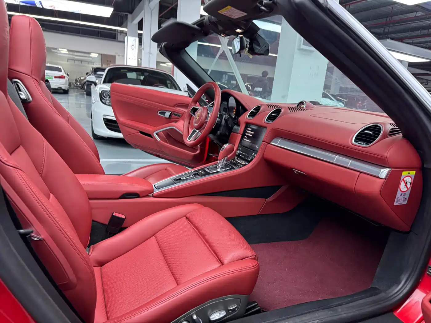 Porsche 718 2018 Boxster 2.0T фото 13