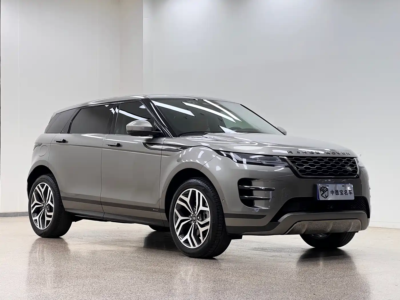 Land Rover Range Rover Evoque 2021 Range Rover Evoque L 249PS R-Dynamic HSE Luxury Edition фото 3