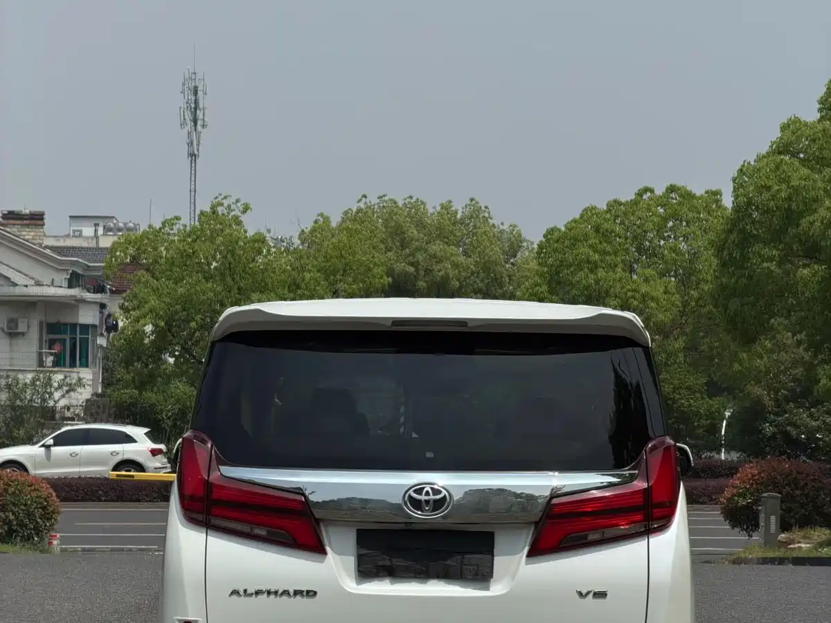 Toyota Alphard 2018 Facelift 3.5L Luxury Edition фото 4