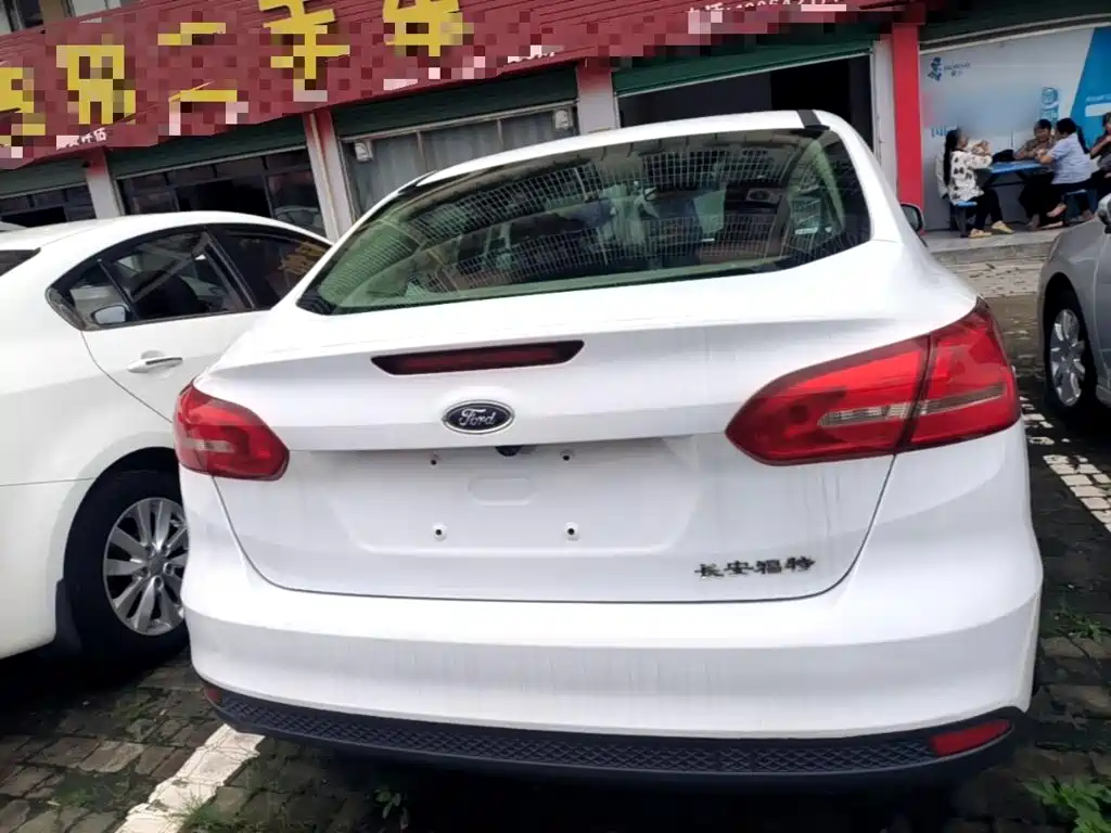 Фото 6 - Ford Focus