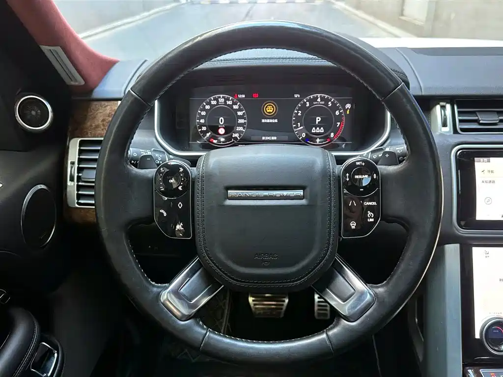Land Rover Range Rover 2020 3.0 L6 Heritage Extended Edition фото 13