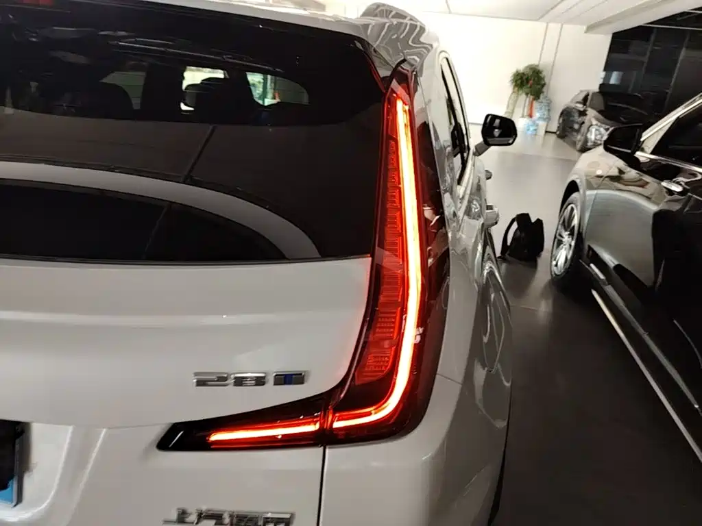 Cadillac XT4 2025 2024 Facelift 28T 2WD Premium