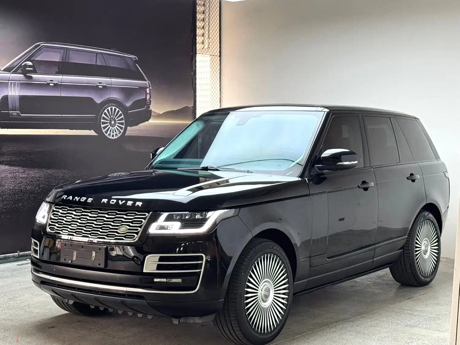 Фото 1 - Land Rover Range Rover