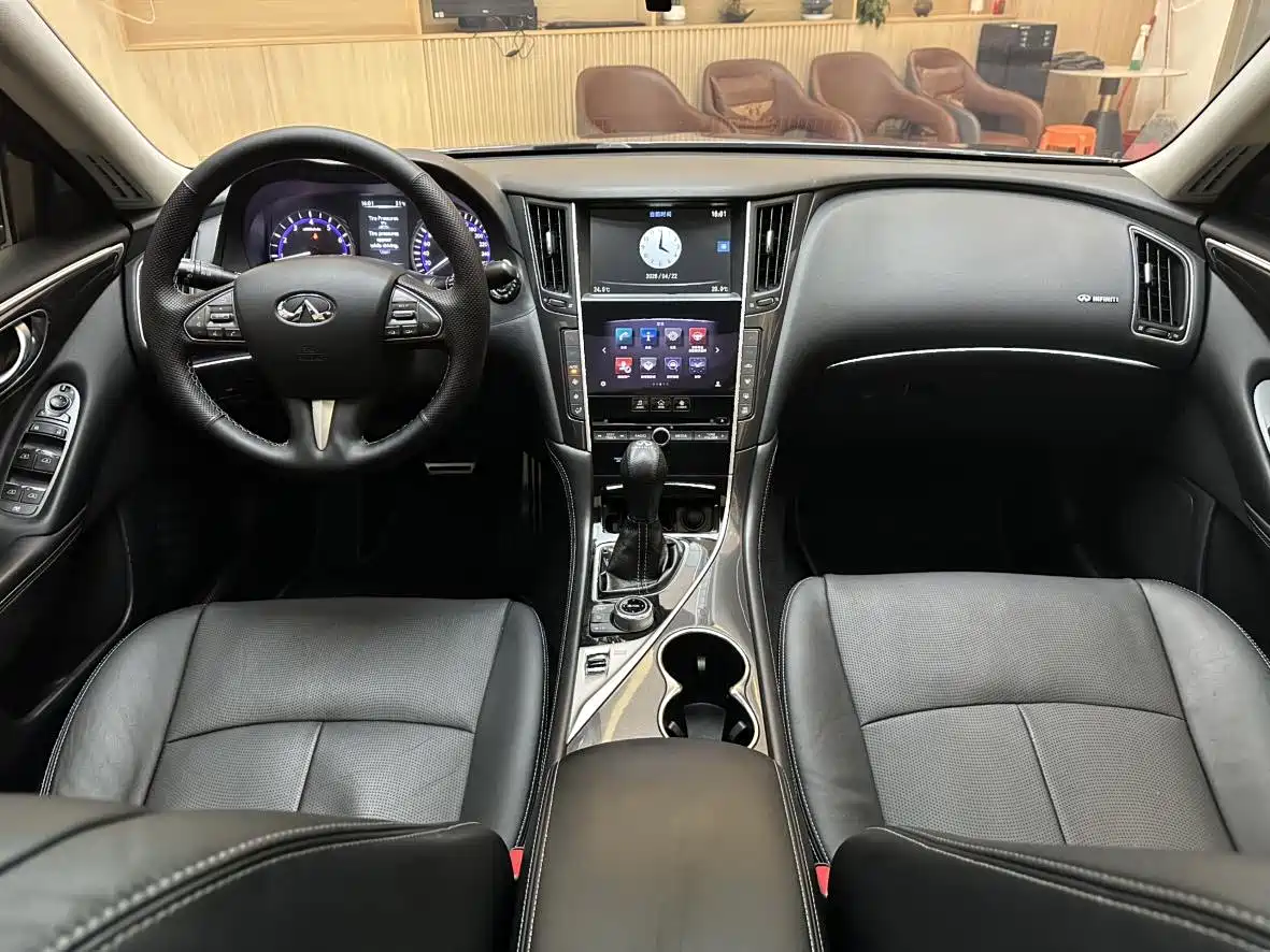 Infiniti Q50 2014 2.0T Comfort Edition фото 10