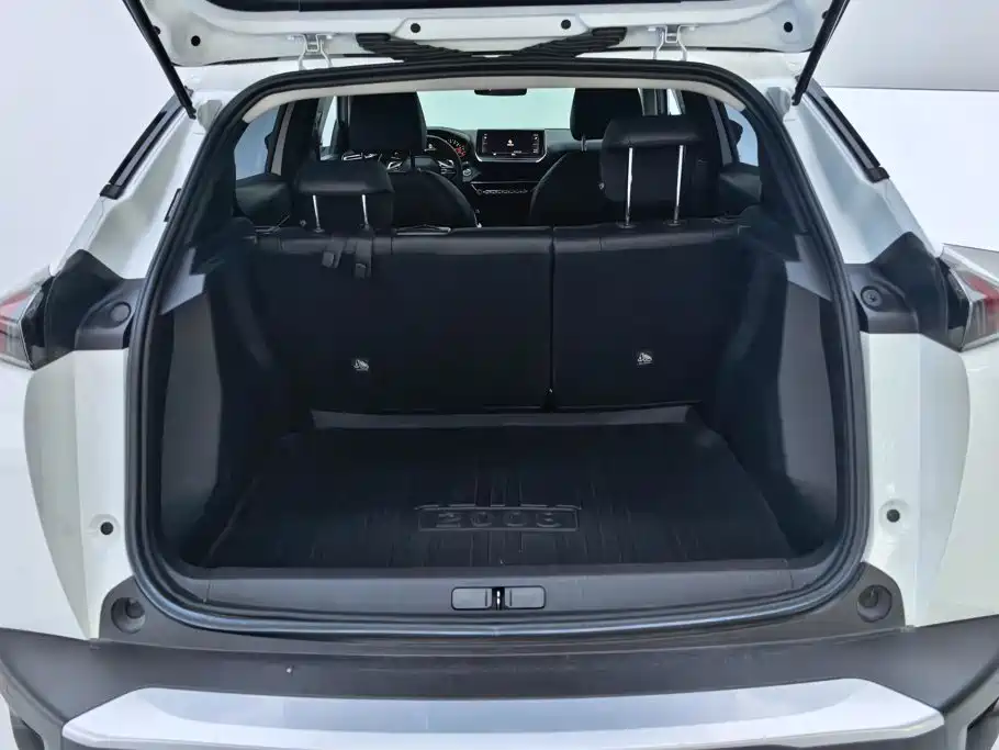 Peugeot 2008 2023 2022 230THP THE ONE