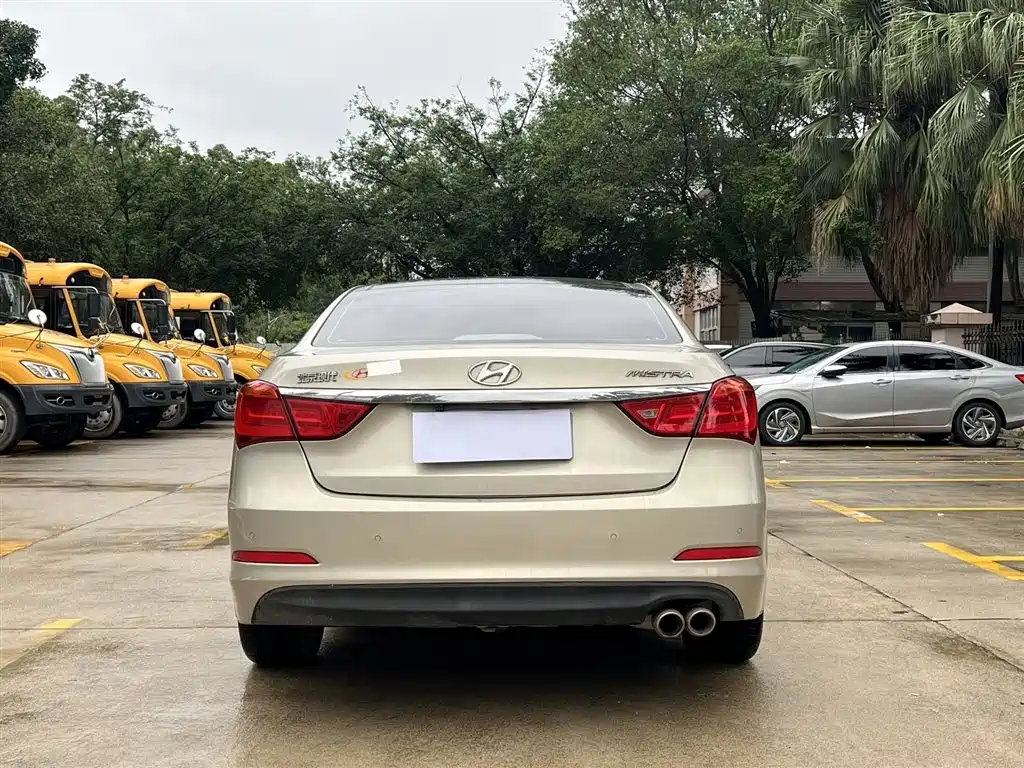 Hyundai Mistra 2014 1.8L Auto Premium DLX фото 8
