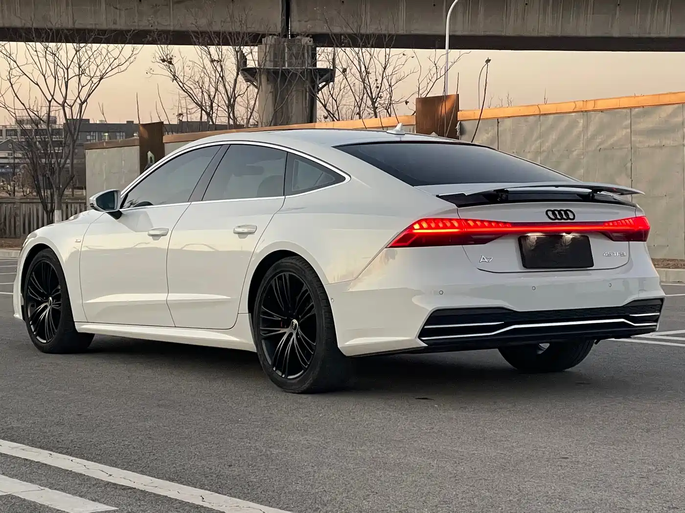 Audi A7 2023 Model 45 TFSI Premium Selection Edition фото 6