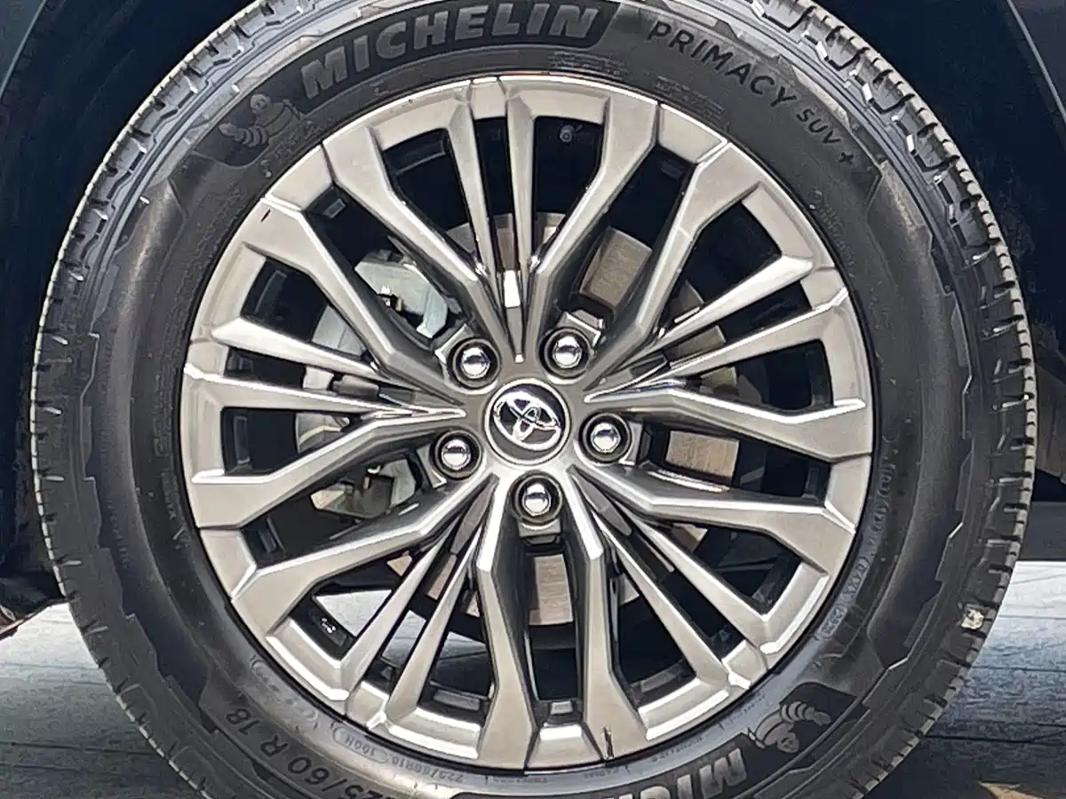 Toyota Wildlander 2024 2.0L CVT 2WD Luxury PLUS Edition фото 25