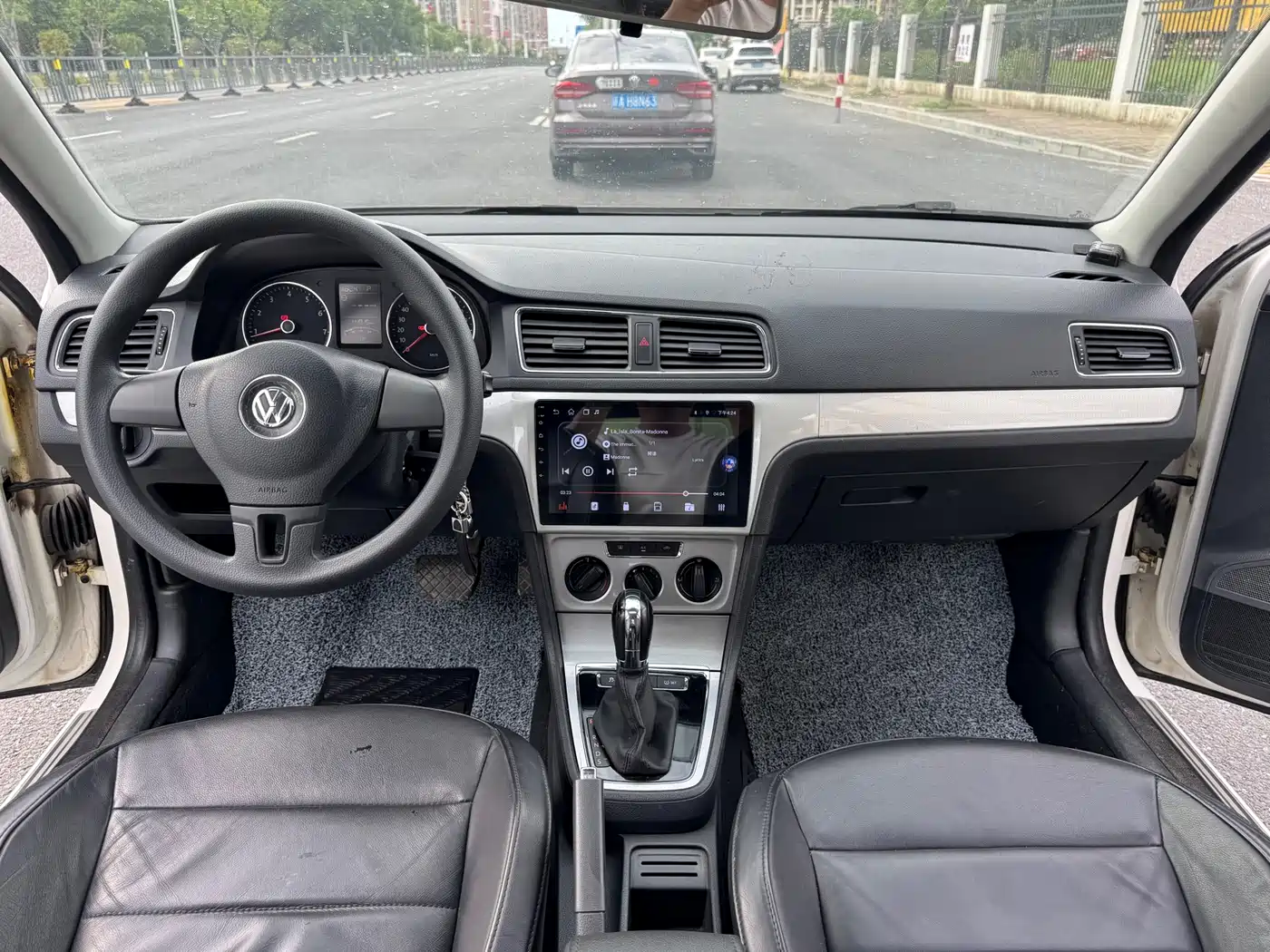 Volkswagen Lavida Tour 2014 1.6L Automatic Sport фото 7