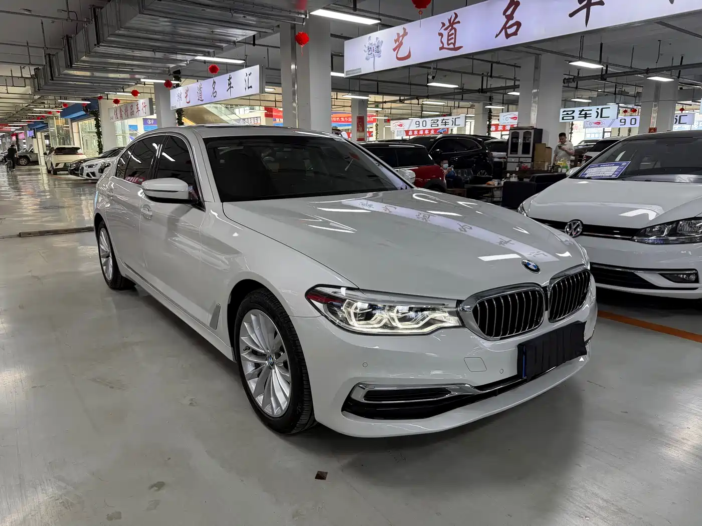 BMW 5 Series 2020 530Li xDrive Luxury Package фото 3