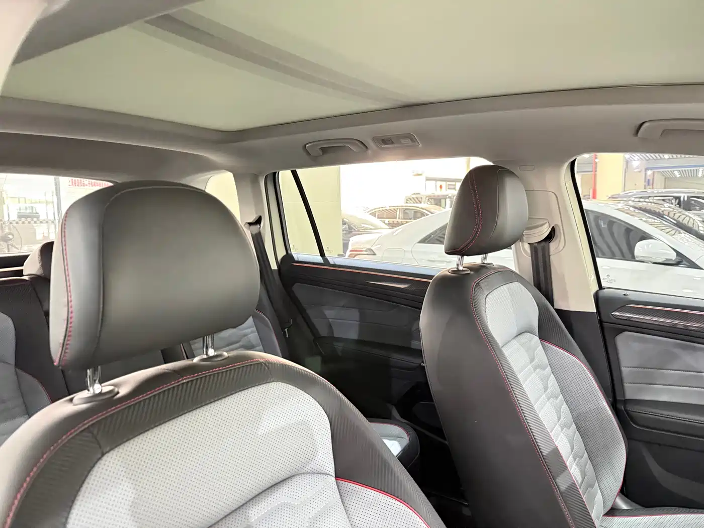 Volkswagen Tiguan L 2023 330TSI Auto 2WD R-Line Flagship Edition фото 13