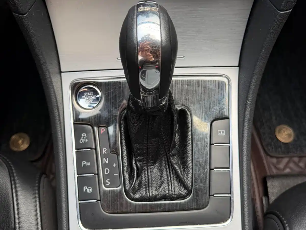Volkswagen Passat 2011 2.0TSI DSG Ultimate фото 24