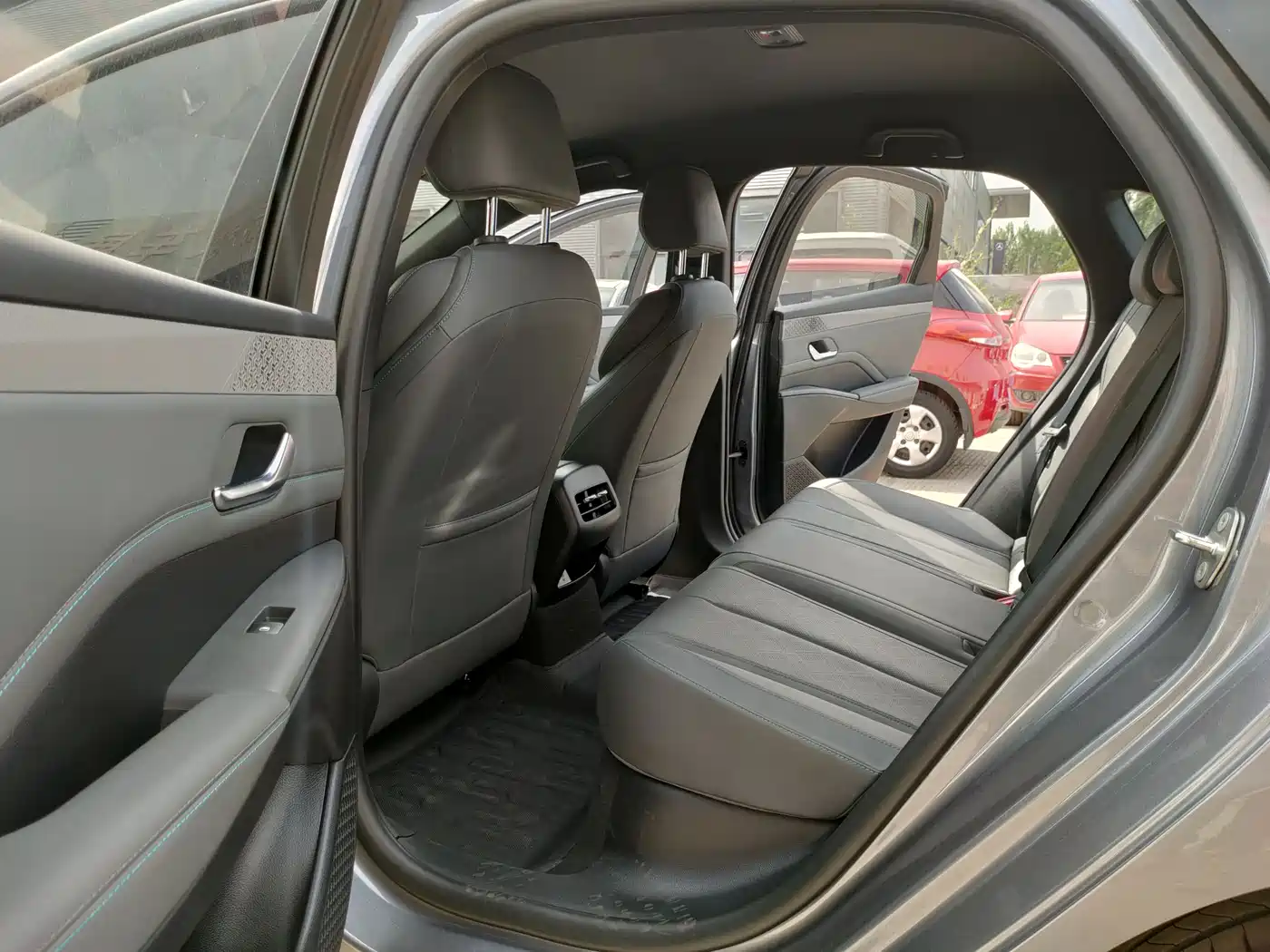 BYD Qin PLUS 2025 DM-i Smart Drive 55KM Leader фото 20
