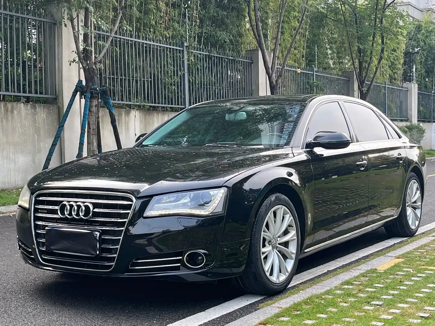 Audi A8 2013 — пригон из Китая