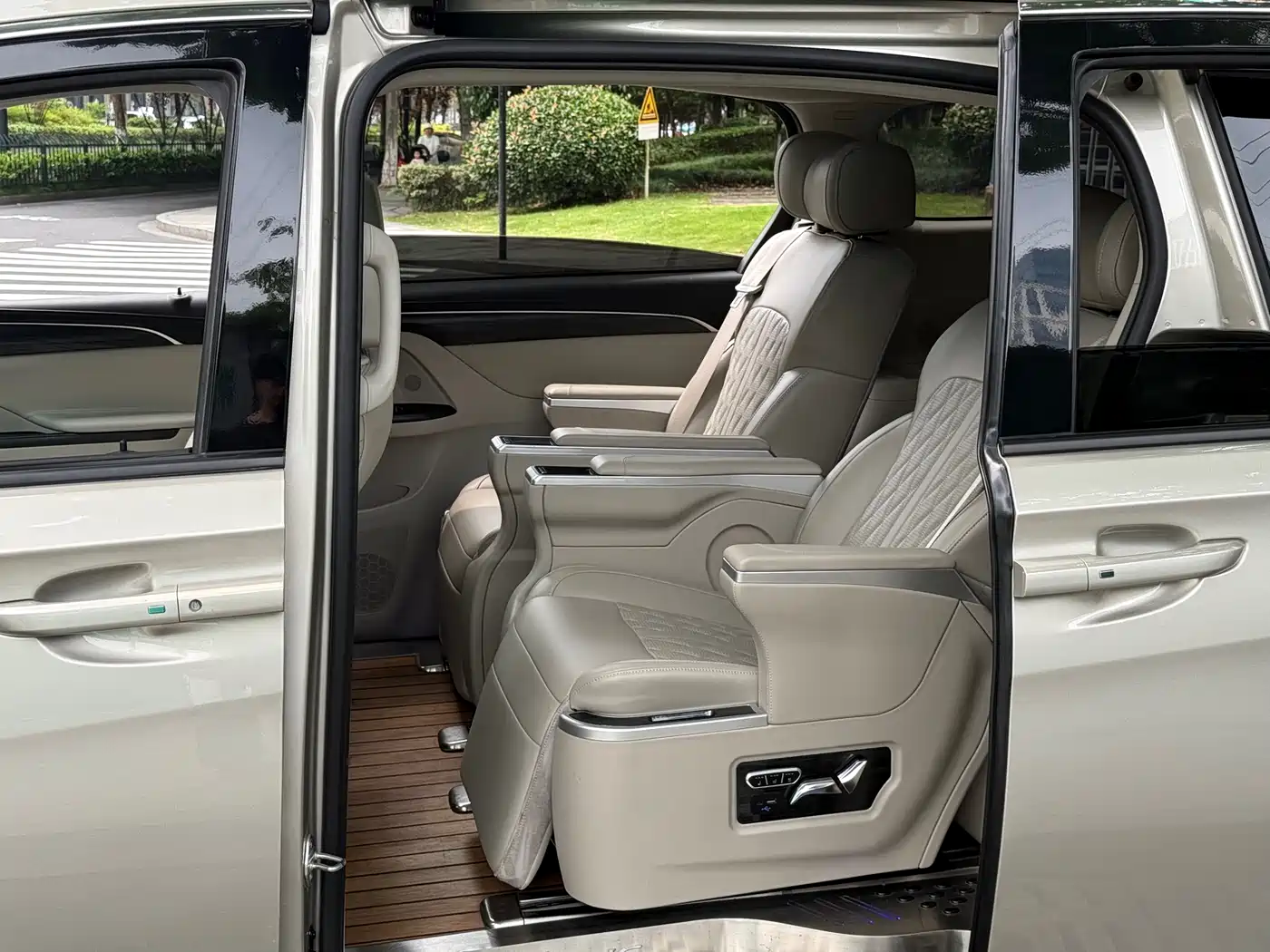 Buick GL8 2022 ES Landmark 653T Comfort фото 13