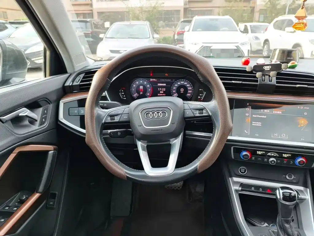 Фото 11 - Audi Q3