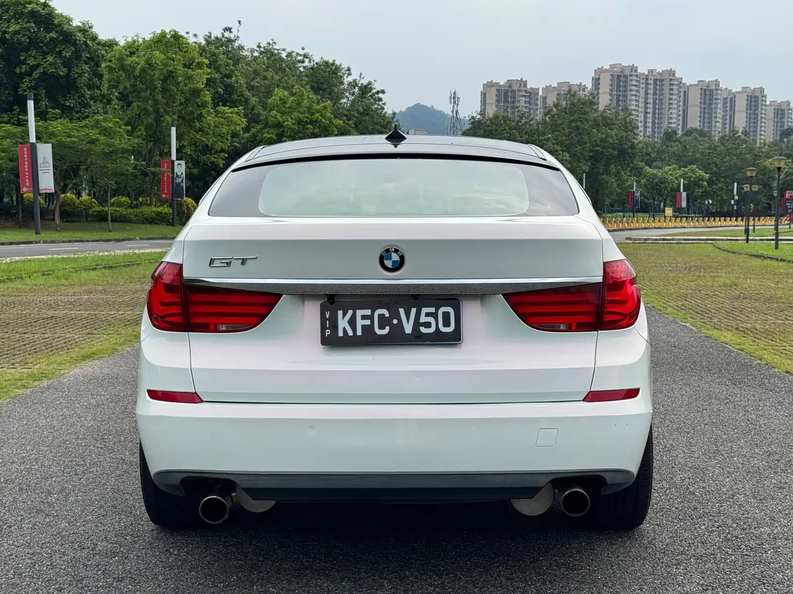Photo 9 - BMW 5 Series GT