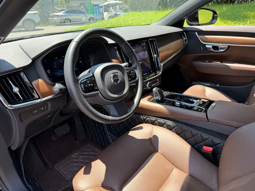 Volvo S90 Plug-in Hybrid 2023 2023 T8 Plug-in Hybrid AWD Long Range Smart Elite Luxury