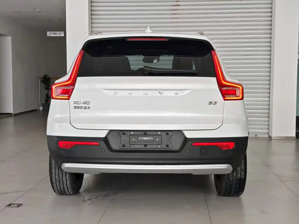 Volvo XC40 2024 2025 B3 Smart Elite Luxury Edition
