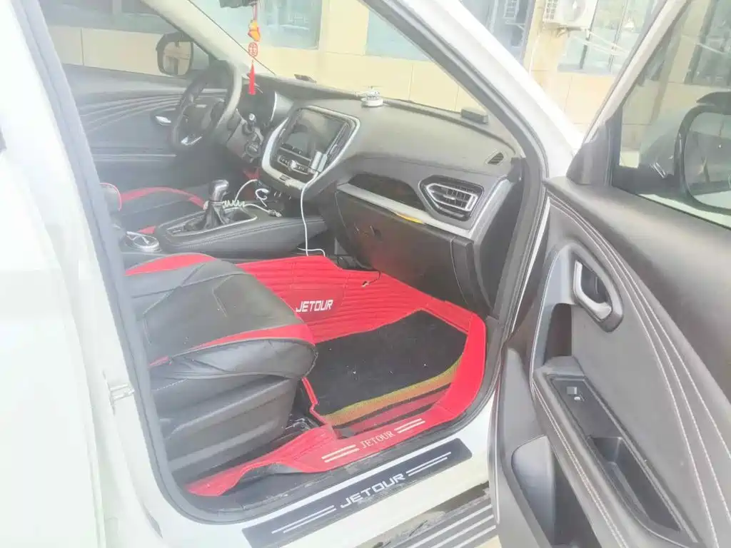 Jetour X70M 2022 2022 1.5T Manual Avant-garde Partner 7-seater